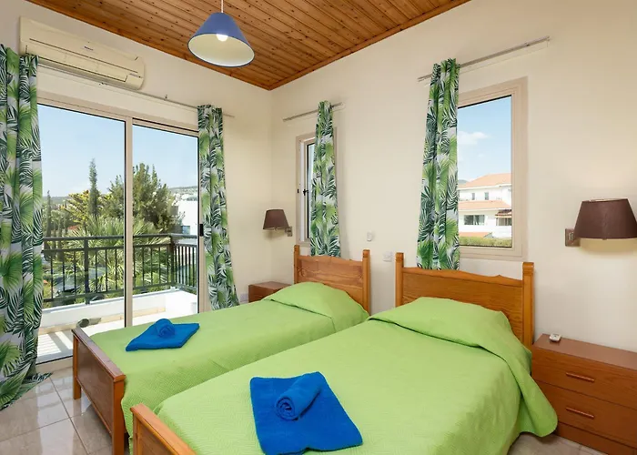 Vila Solon Pegeia