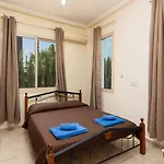 Solon Villa Peyia